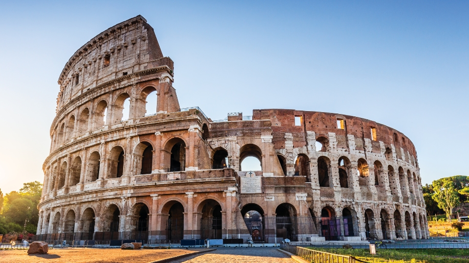 Découvrez l'Italie au volant : Les meilleures routes pour un road trip inoubliable - destination-evasion